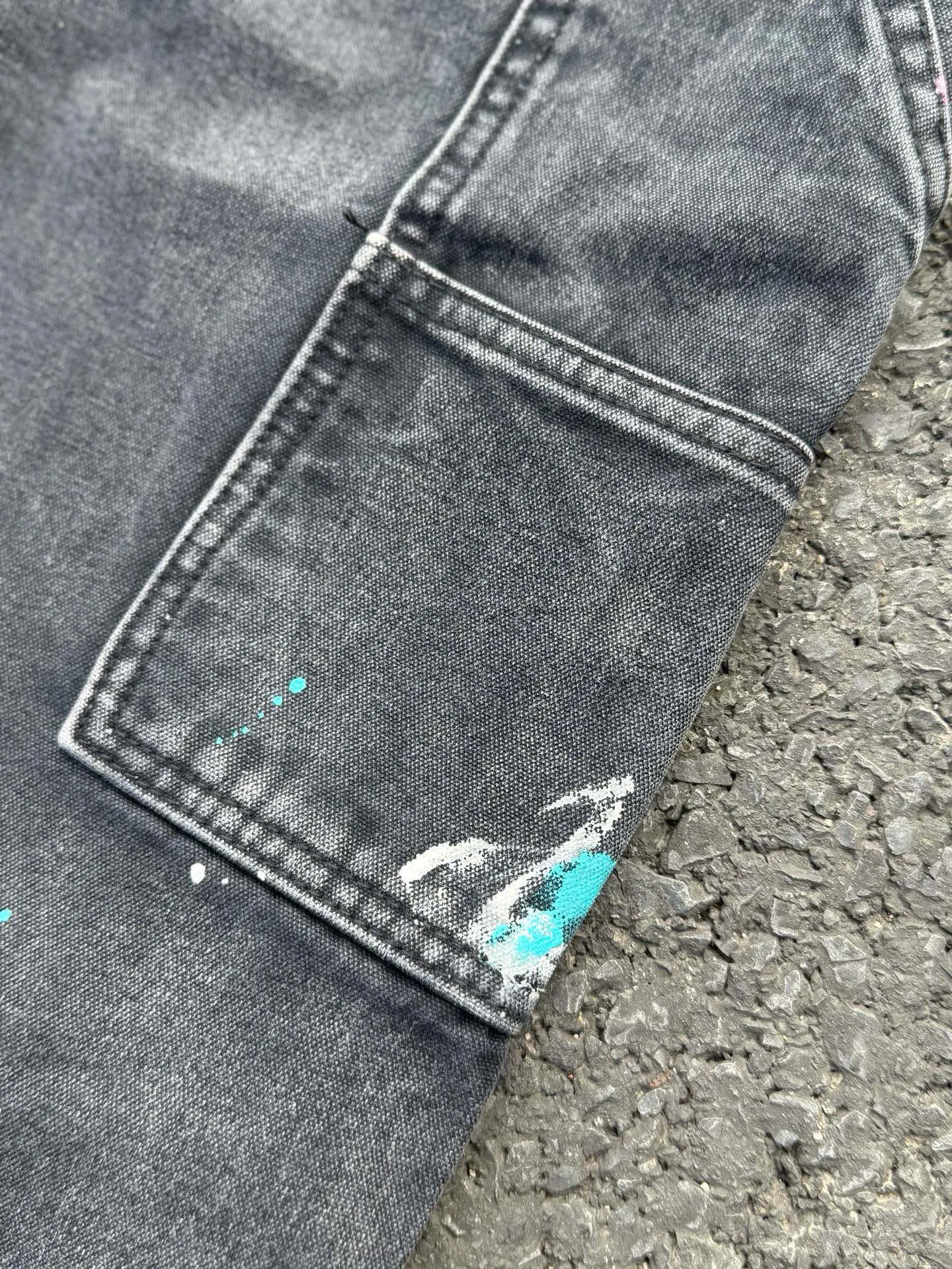 #8168 P250💰 GALLERY DEPT American retro splash-ink splicing micro-horn logging overalls raw edge jeans - Original purchase and pattern making to truly restore the ultimate texture of Vintage - Original hardware accessories, washed and other elevators, QR code analysis are all purchased from the original factory, high degree of restoration, welcome to compare with a certain product ~ - Three-dimensional version Loose and comfortable, not picky about the figure, taller and slimmer, factory Seiko, original factory quality control, same style for men and women, can be matched with couples Versatile recommendation: must-have jeans for all seasons Size: S-XXL (28-36)
